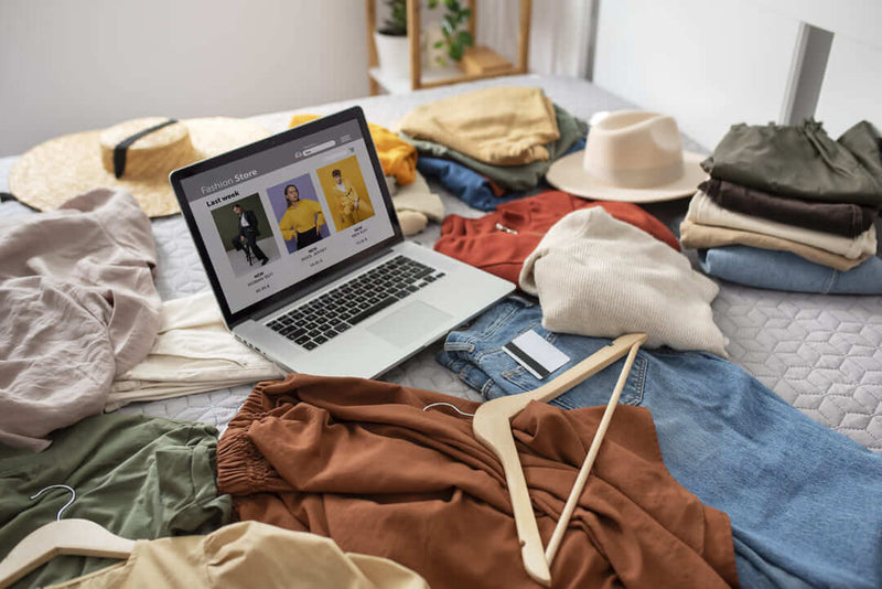 Por qué la ropa online retro es la clave para atraer a más clientes en tu tienda vintage