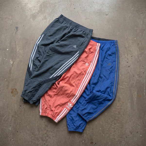 MIX ADIDAS PARACHUTE PANTS