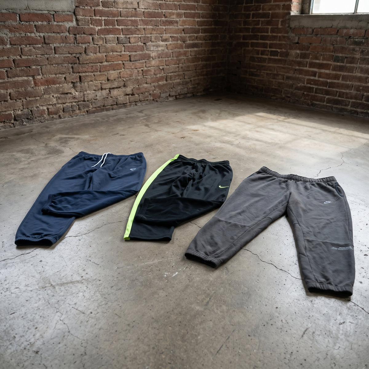 MIX NIKE TRACKPANTS