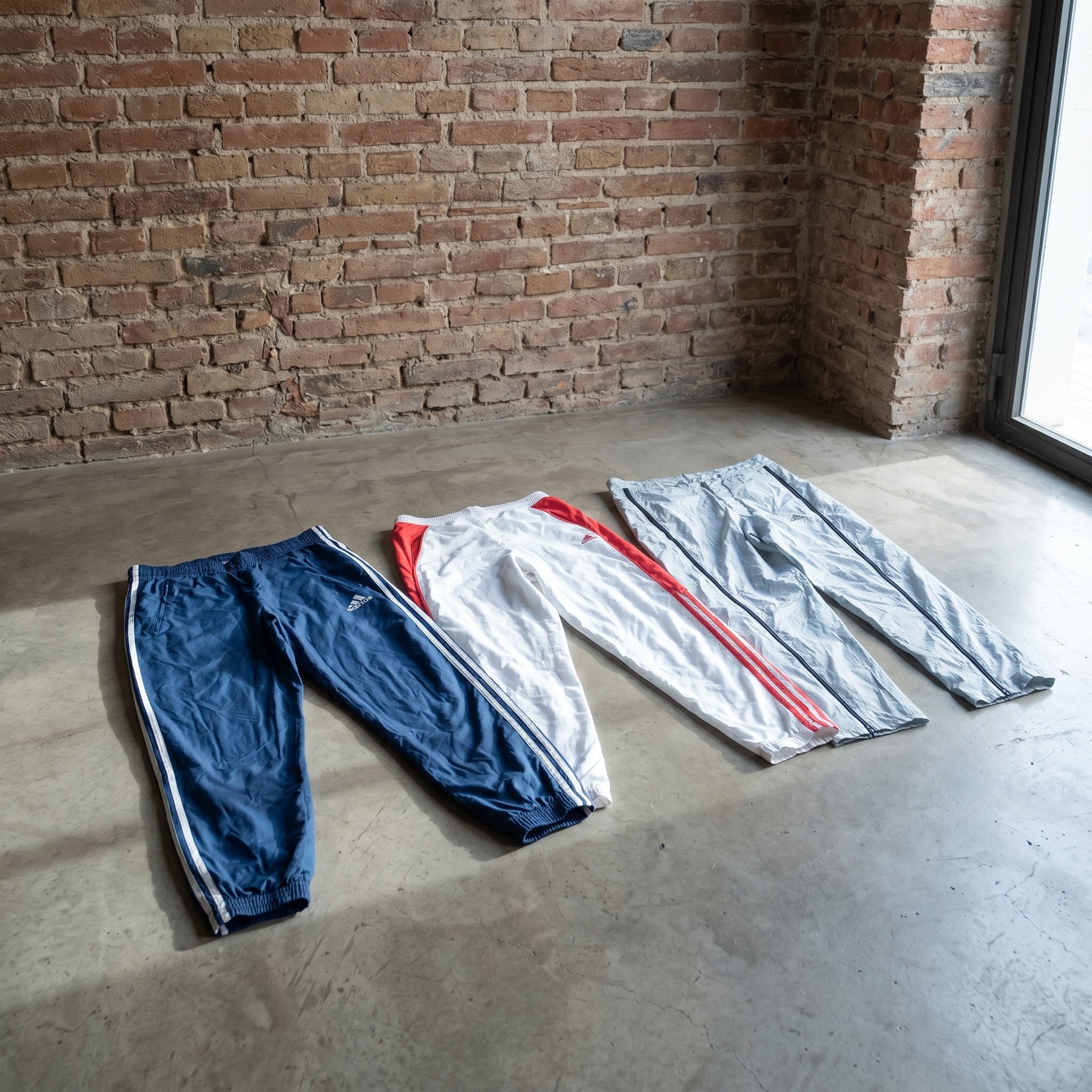 MIX ADIDAS PARACHUTE PANTS