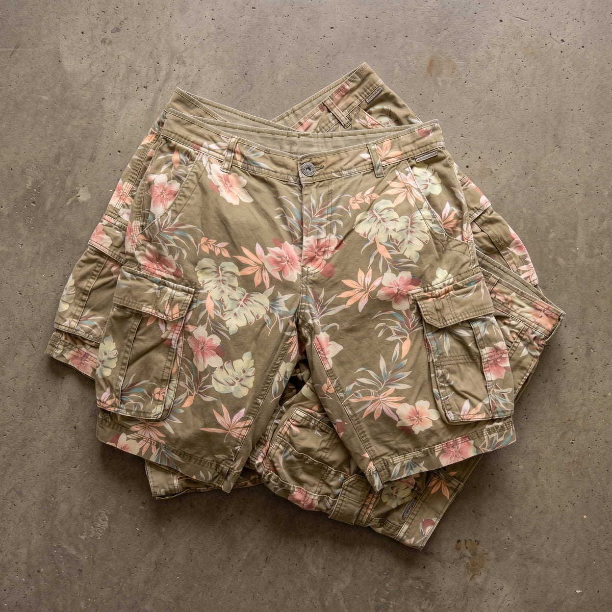 MIX PLEATED SHORTS