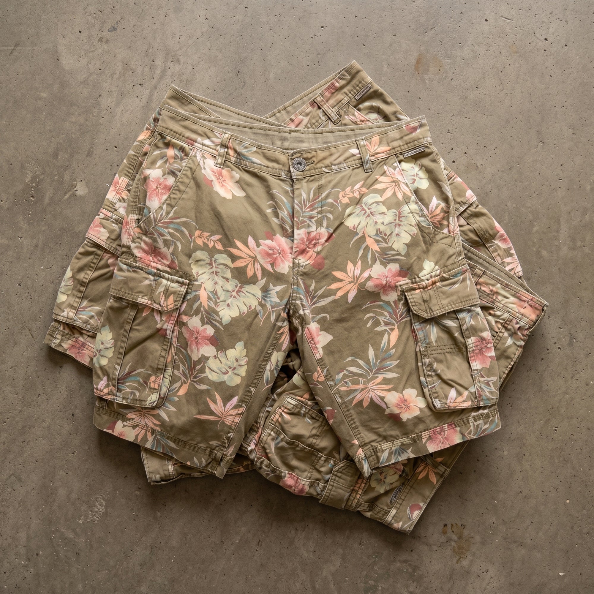 MIX PLEATED SHORTS