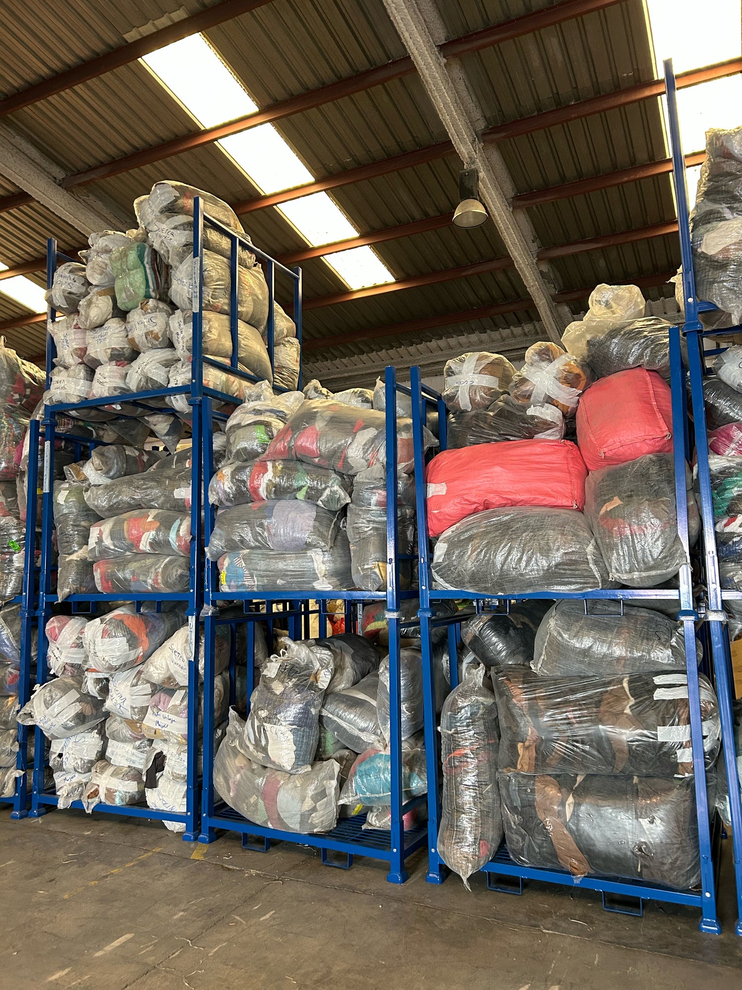 VEN A VISITARNOS Y APROVECHA NUESTRA SELECCIÓN MANUAL EN PERSONA